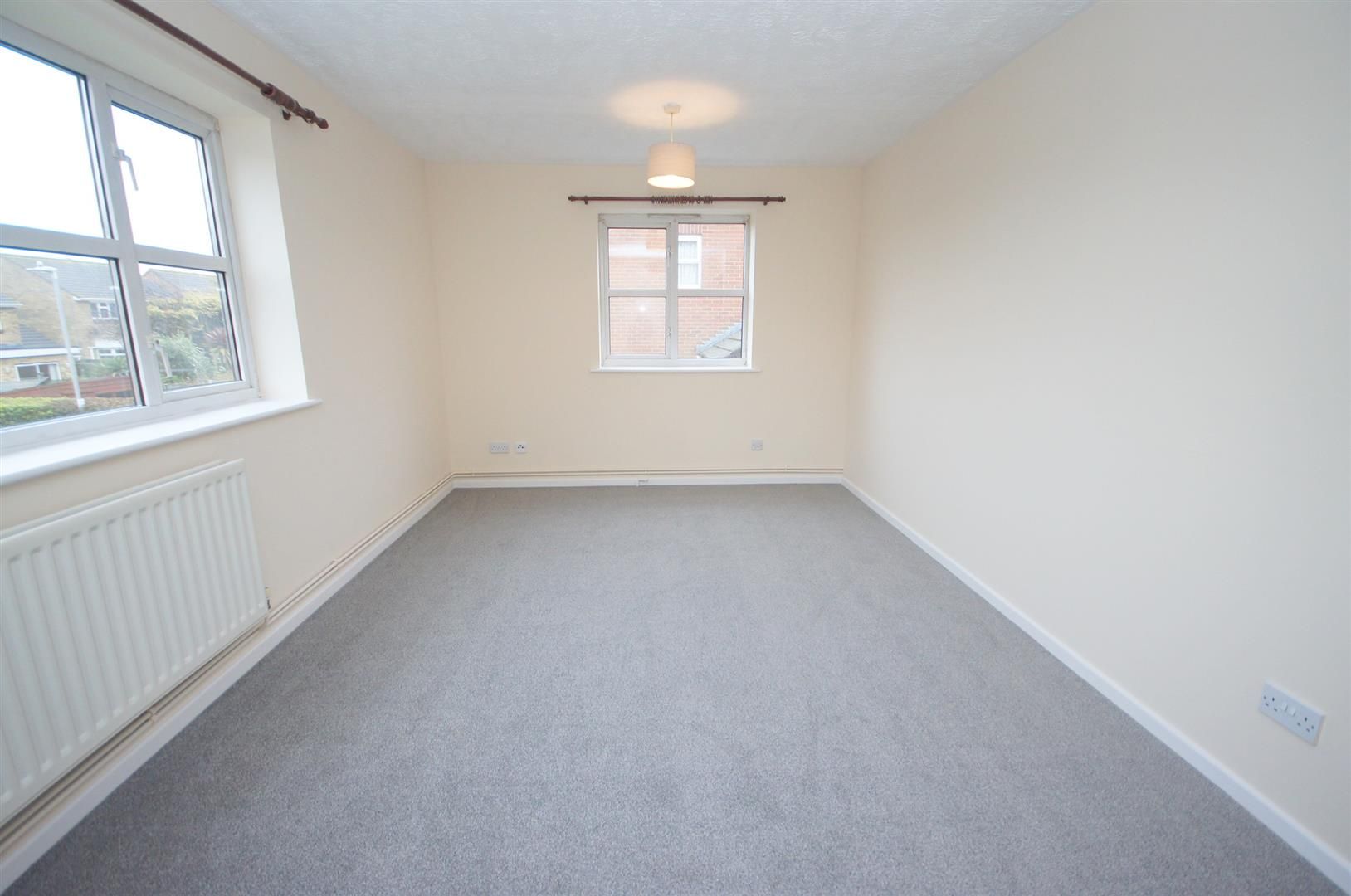 1 Bedroom Flat To Rent Westmarsh Drive Cliftonville