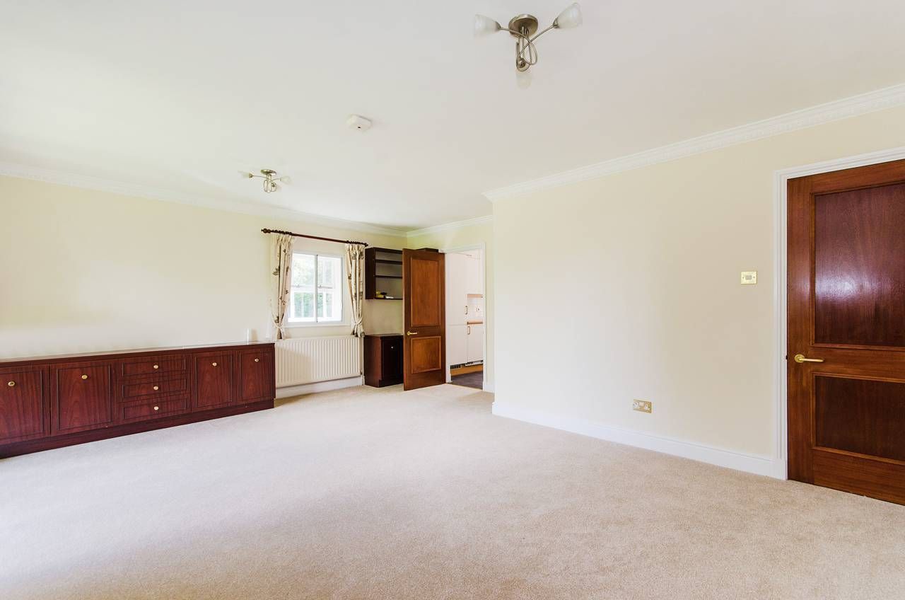 2 bedroom flat to rent, Nugents Park, Hatch End, HA, HA5 4QX