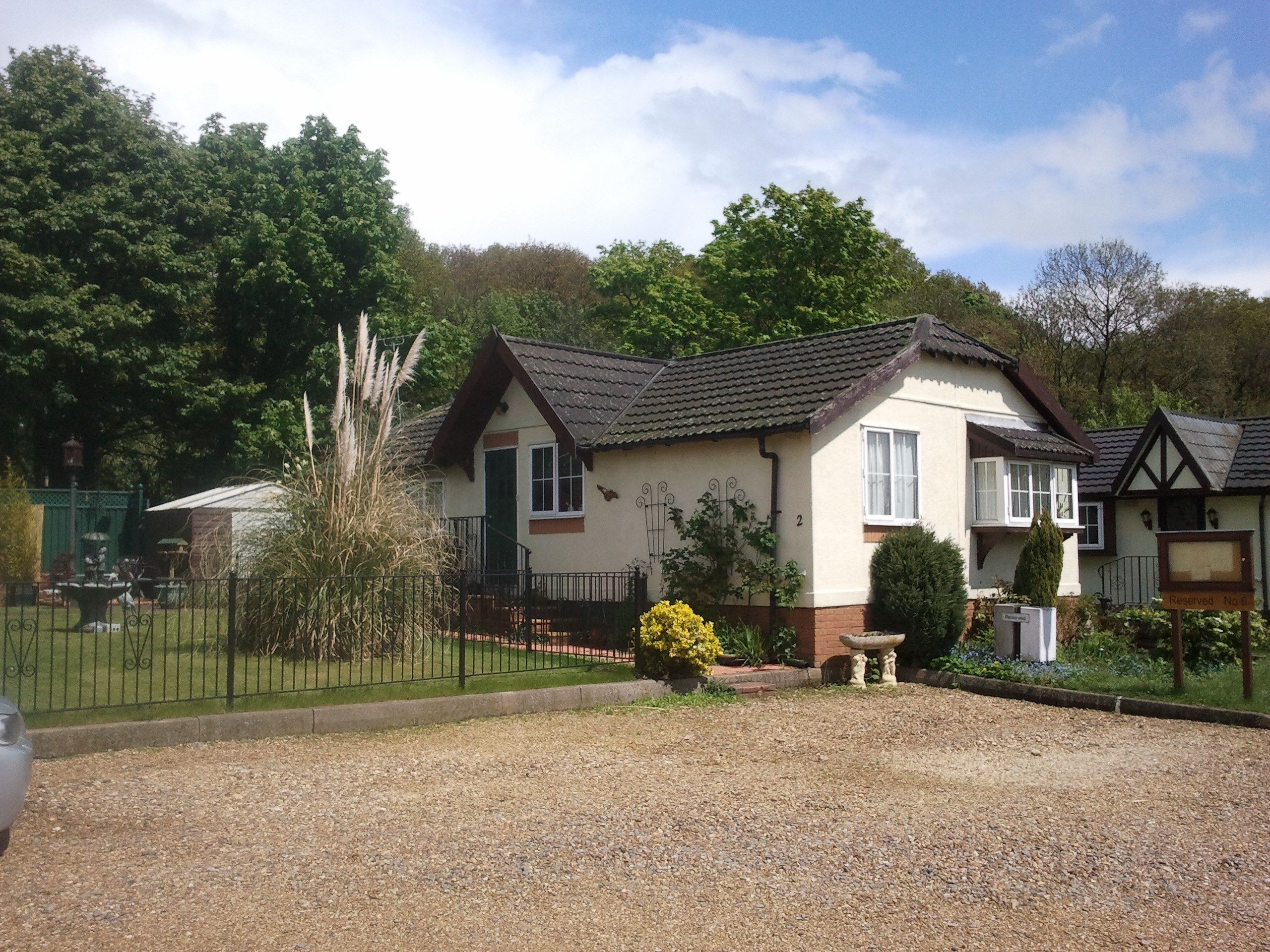 2 bedroom bungalow for sale, Bower Heath Lane, Harpenden, AL5 5EF