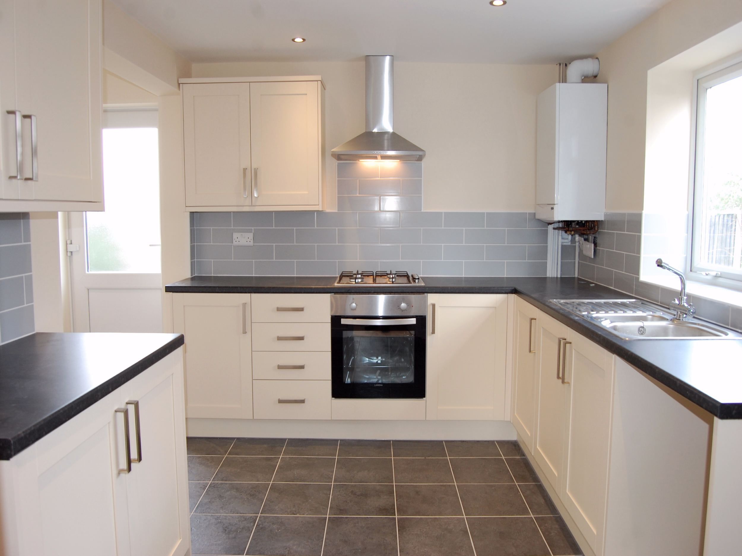 3 bedroom semidetached house to rent, Queen Elizabeth Way, Kirk Hallam
