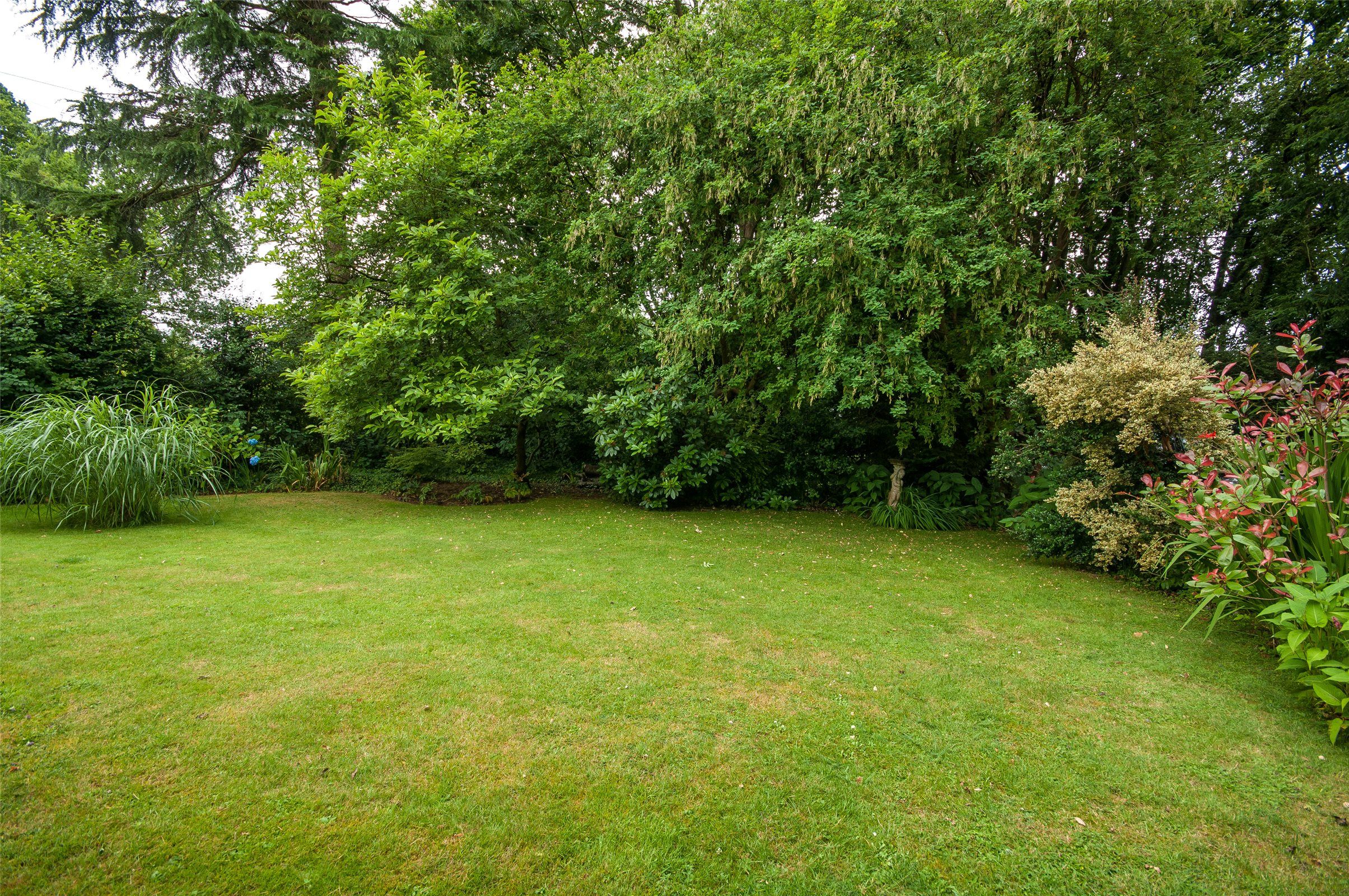 3 bedroom detached bungalow for sale, Ashurst Drive, Tadworth, Surrey