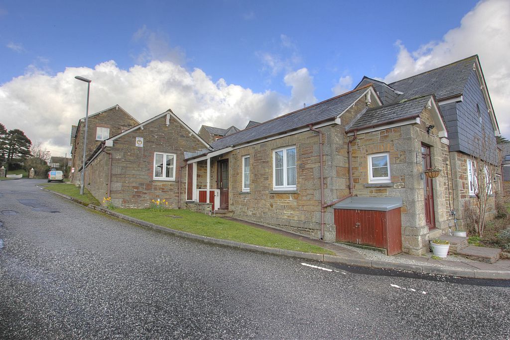 1 bedroom flat for sale, Castle Hill Court, Cross Lane, Bodmin, PL31 2LE