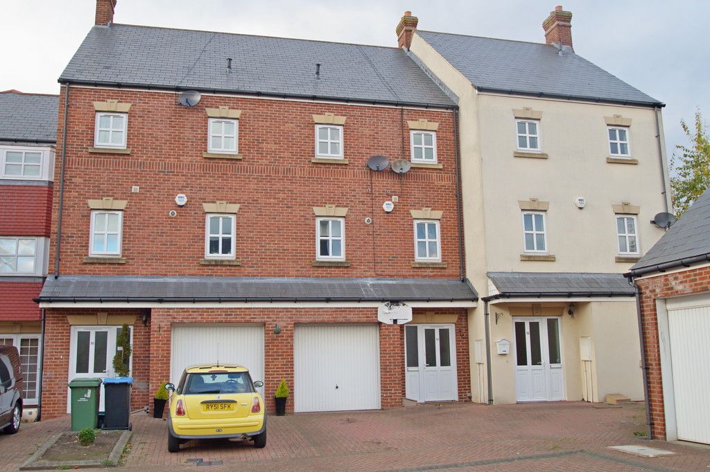 4 bedroom town house for sale, Taylor Court, Carrville, Durham DH, DH1 1EL