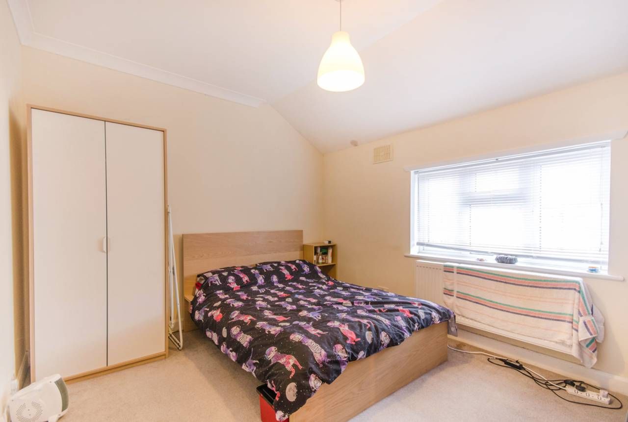3 bedroom flat to rent, Eltham Green Road, Kidbrooke, SE, SE9 6BH