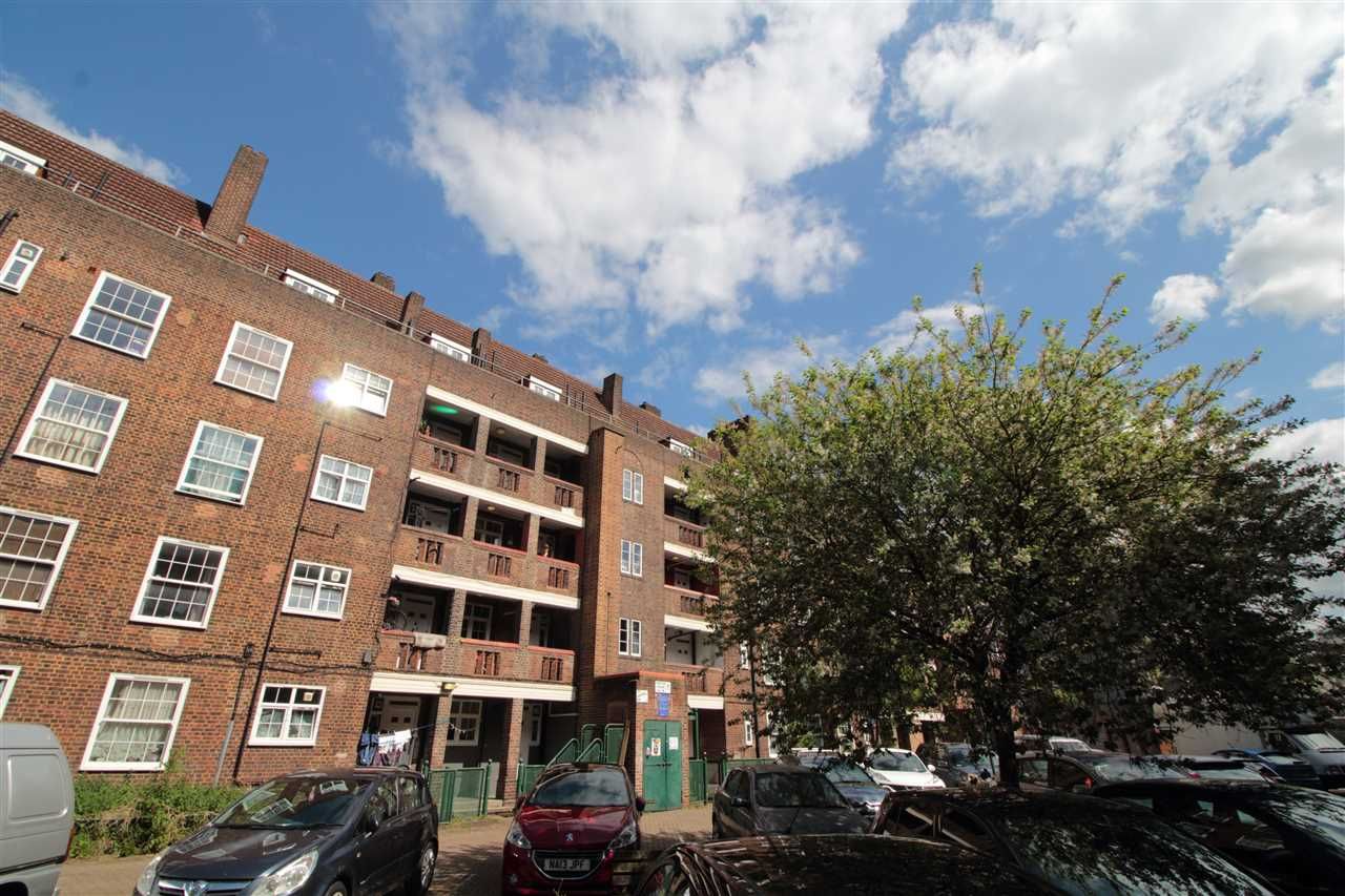 2 bedroom flat for sale, Hopton House, Loughborough Estate, Brixton SW