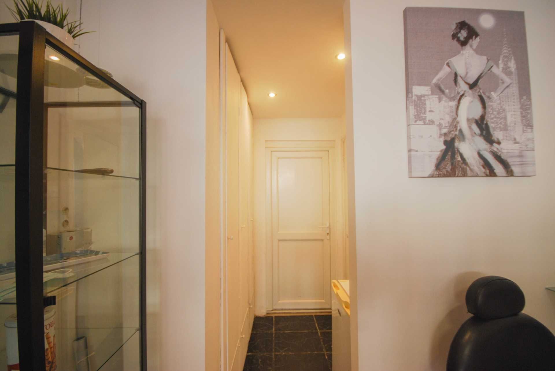 Commercial unit to rent, High Road Leyton, London, E10 5EL