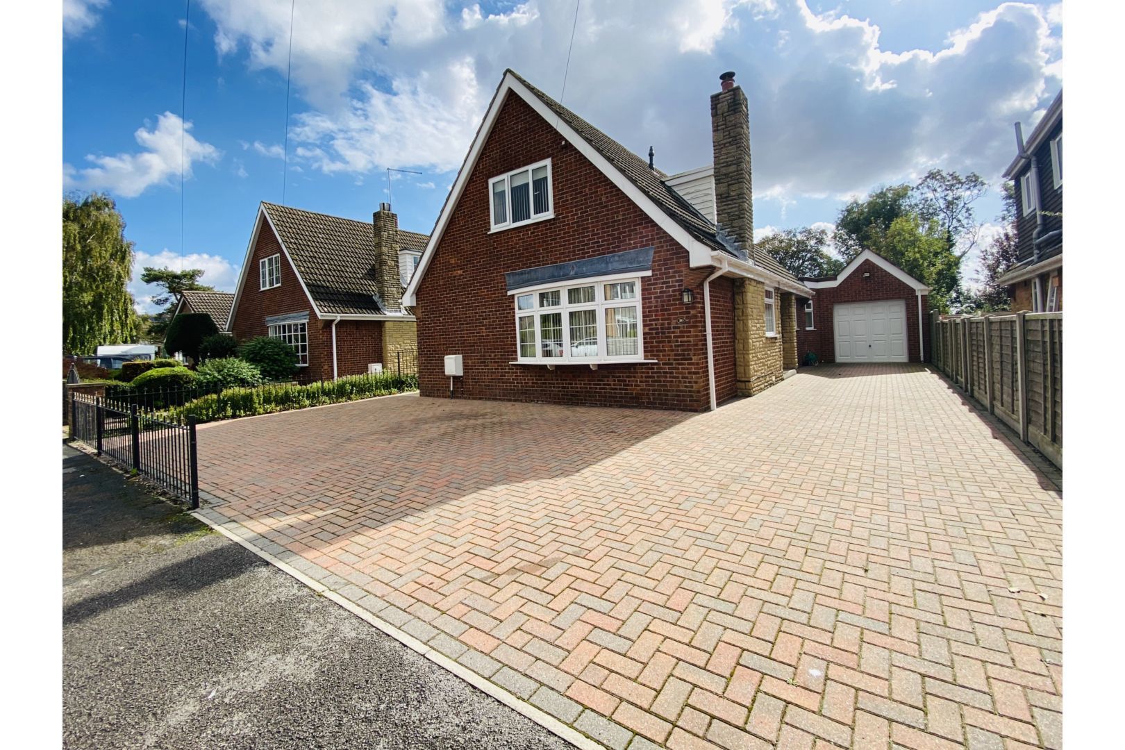 5 bedroom detached house for sale, Elm Garth, Roos, Hull HU, HU12 0HH