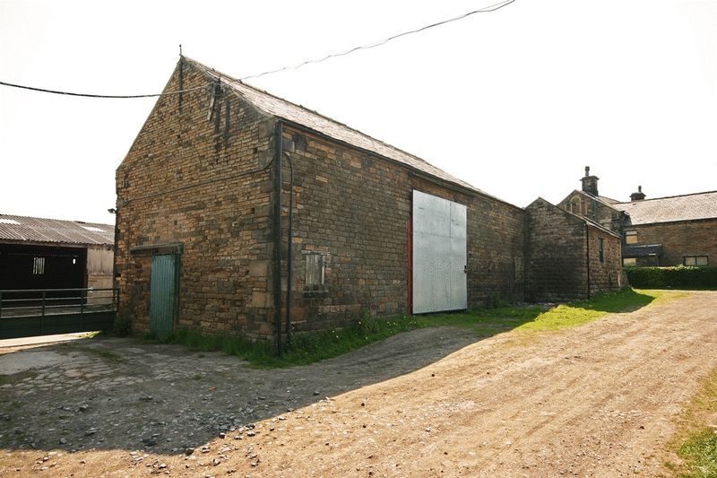 6 bedroom property for sale, Huddersfield, HD8 9QS