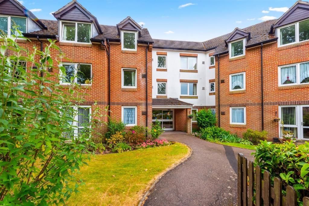 2 bedroom accessible house for sale, Rosemary Lane, Horley, Surrey, RH6 9XZ