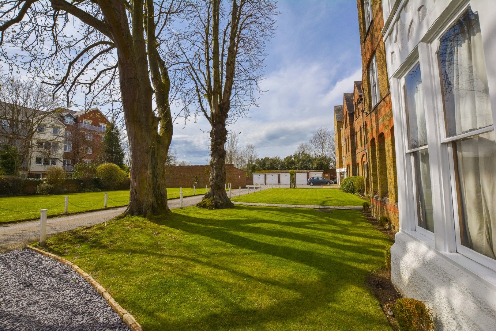 2 bedroom flat for sale, Alma Road, Windsor SL, SL4 3HQ