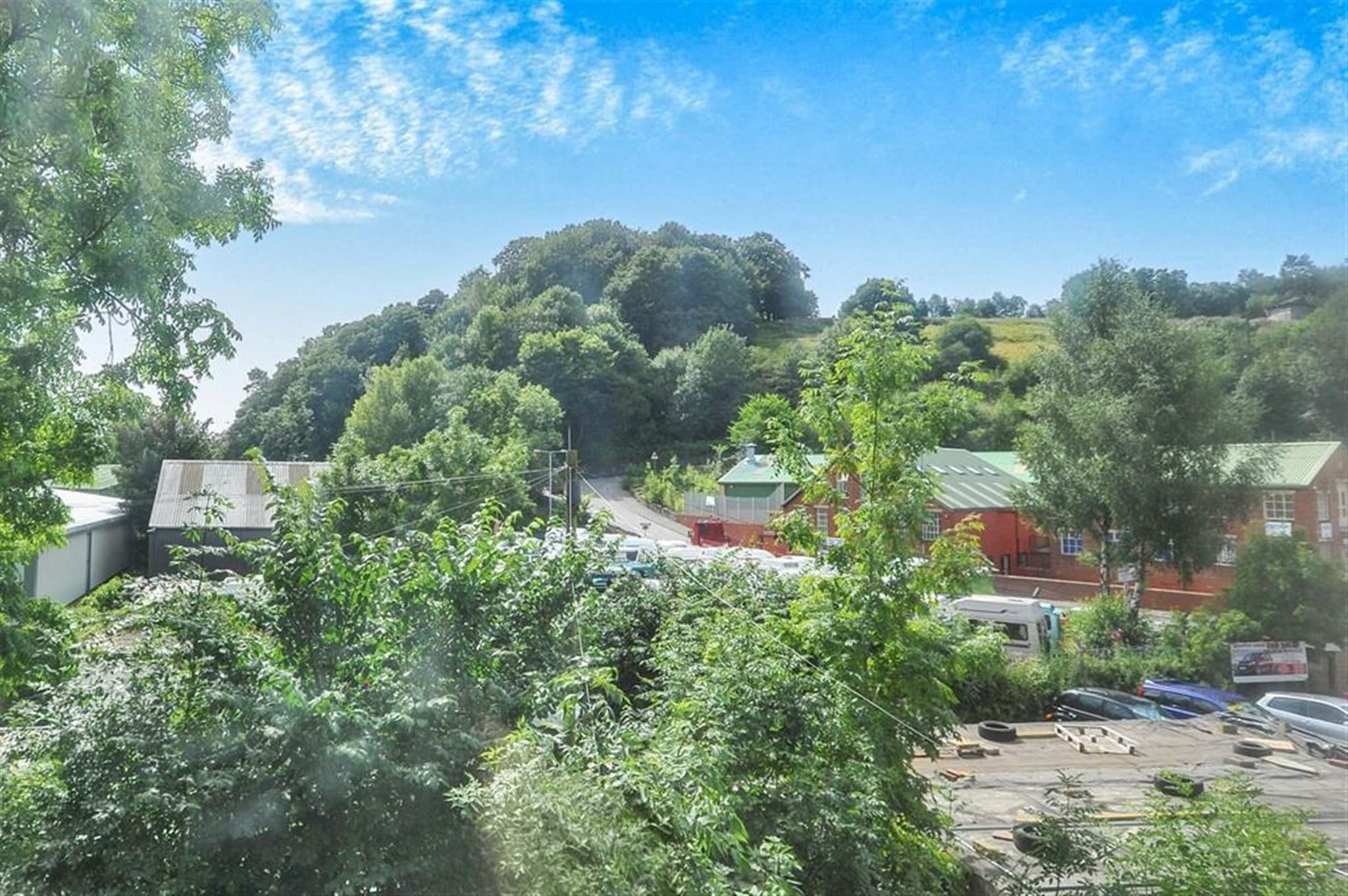 2 bedroom house to rent, Elland Road, Brighouse, HD6 2QR