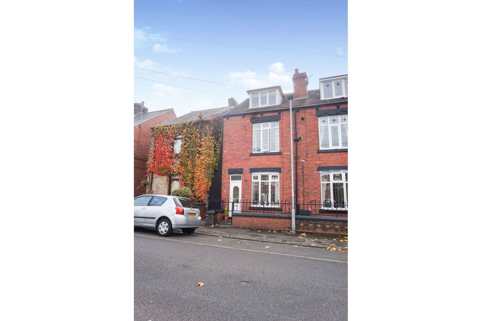 3 bedroom semidetached house for sale, Hay Green Lane, Birdwell