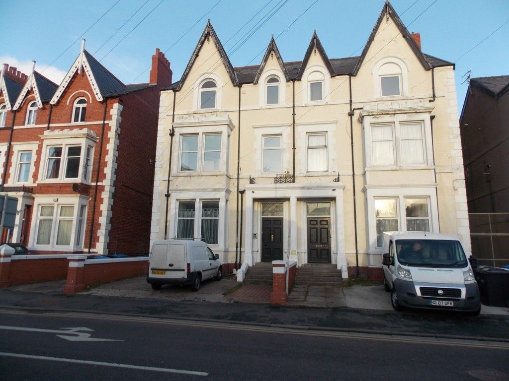Studio flat to rent, Bath Street, Rhyl, LL18 3LU