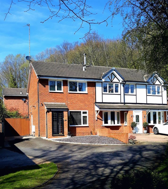 3 bedroom semidetached house for sale, Riverside Drive, Radcliffe