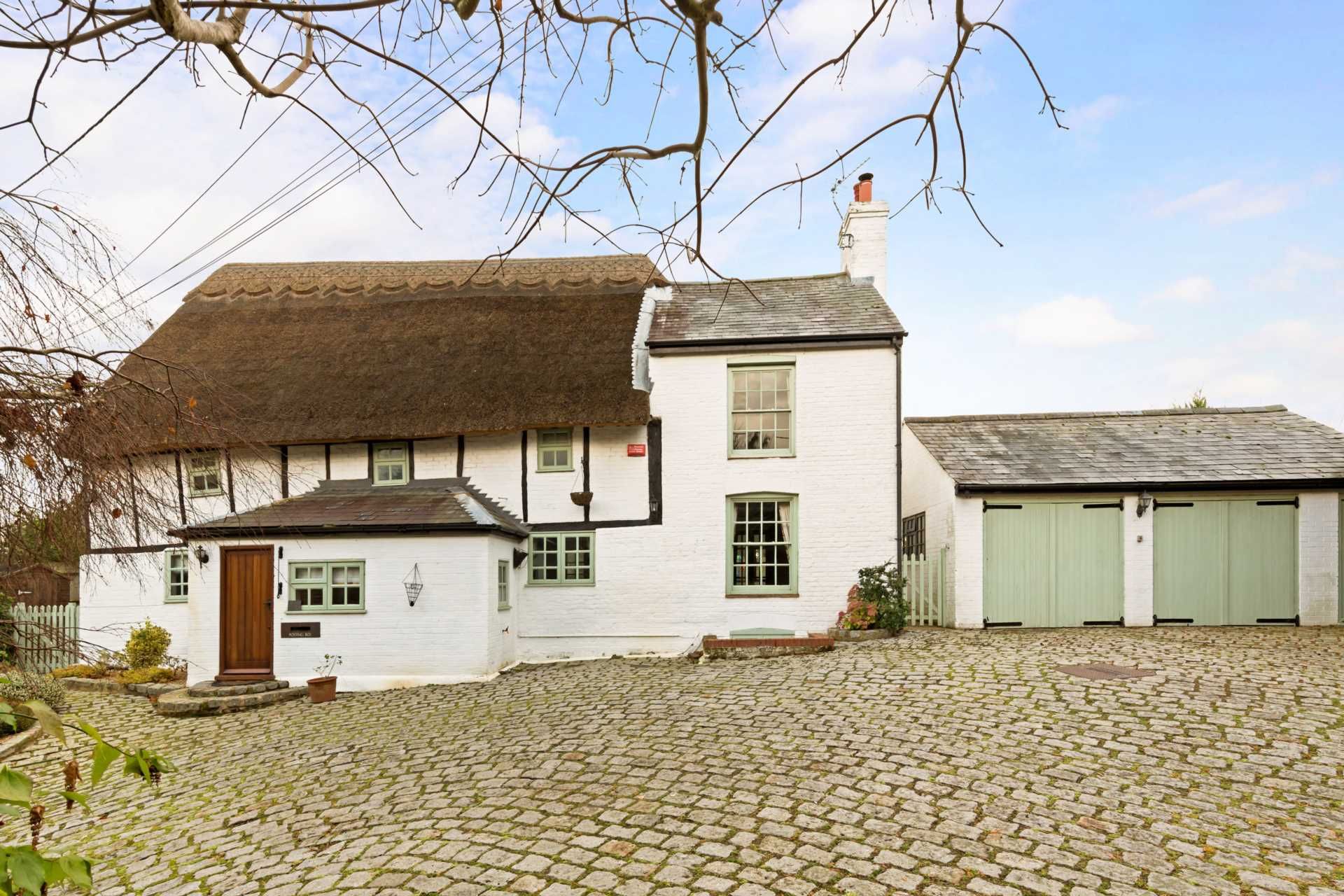 5 bedroom detached house to rent, Pegg House, Peggs Lane, Buckland