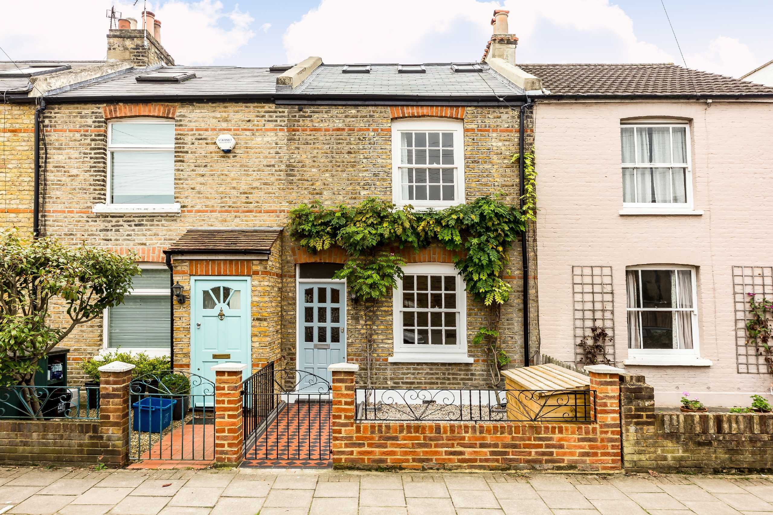 3 bedroom house for sale, St. Margarets Grove, St Margarets, Twickenham