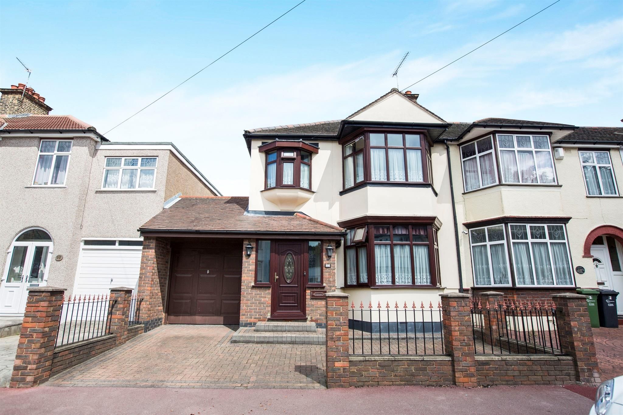3 bedroom end of terrace house for sale, Beccles Drive, Barking, IG11 9HY