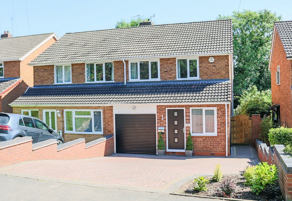 3 bedroom detached house for sale, Dovecote Road, Bromsgrove, BN