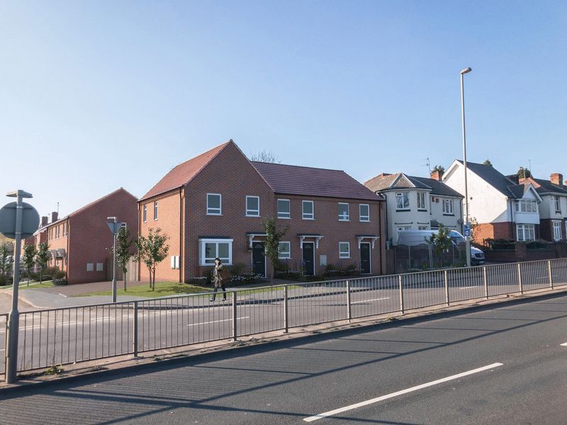 3 bedroom terraced house for sale, Quarry Bank, Thorns Road, Park View