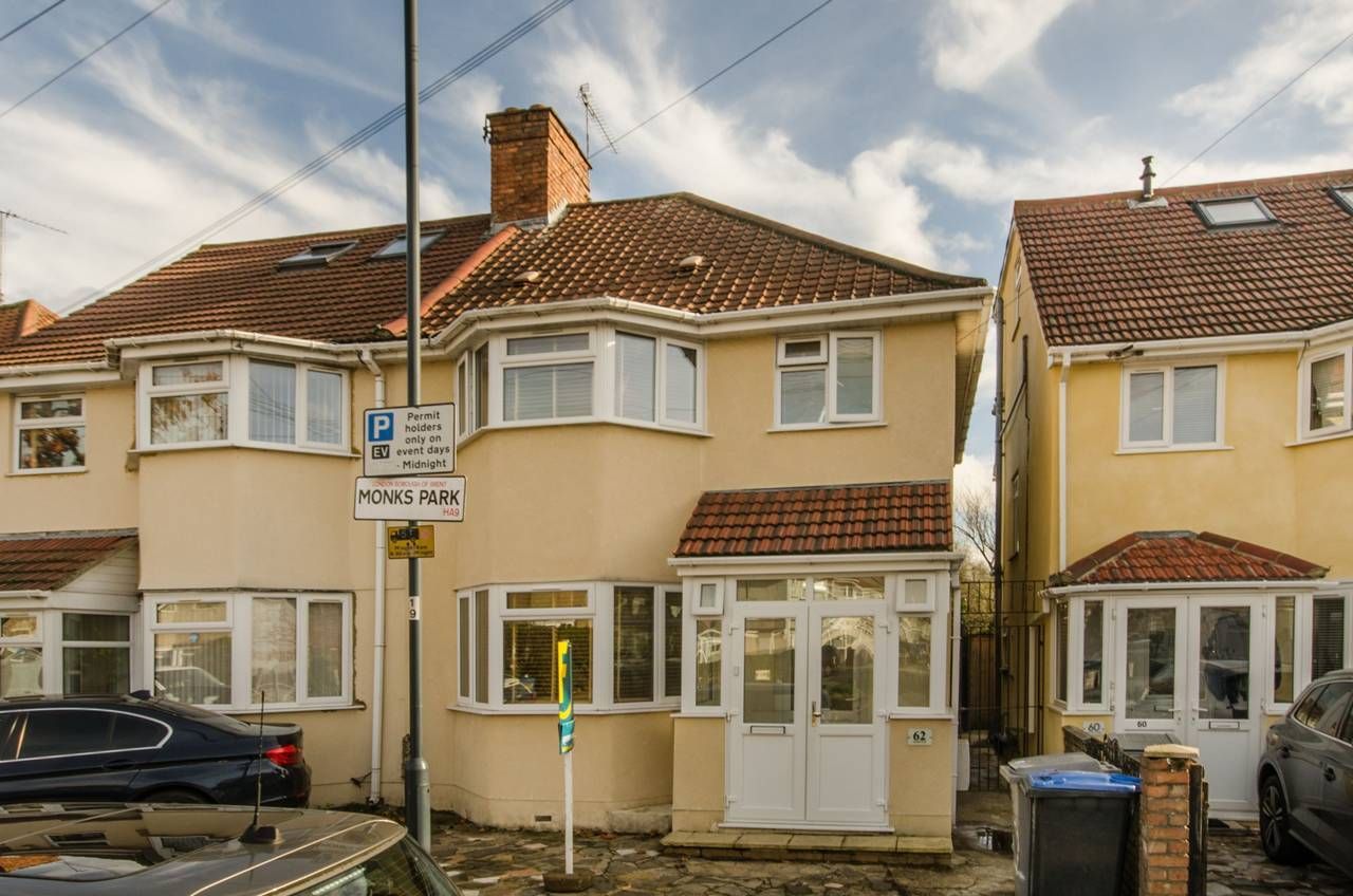 3 bedroom semidetached house to rent, Monks Park, Wembley Park, HA9 6JQ