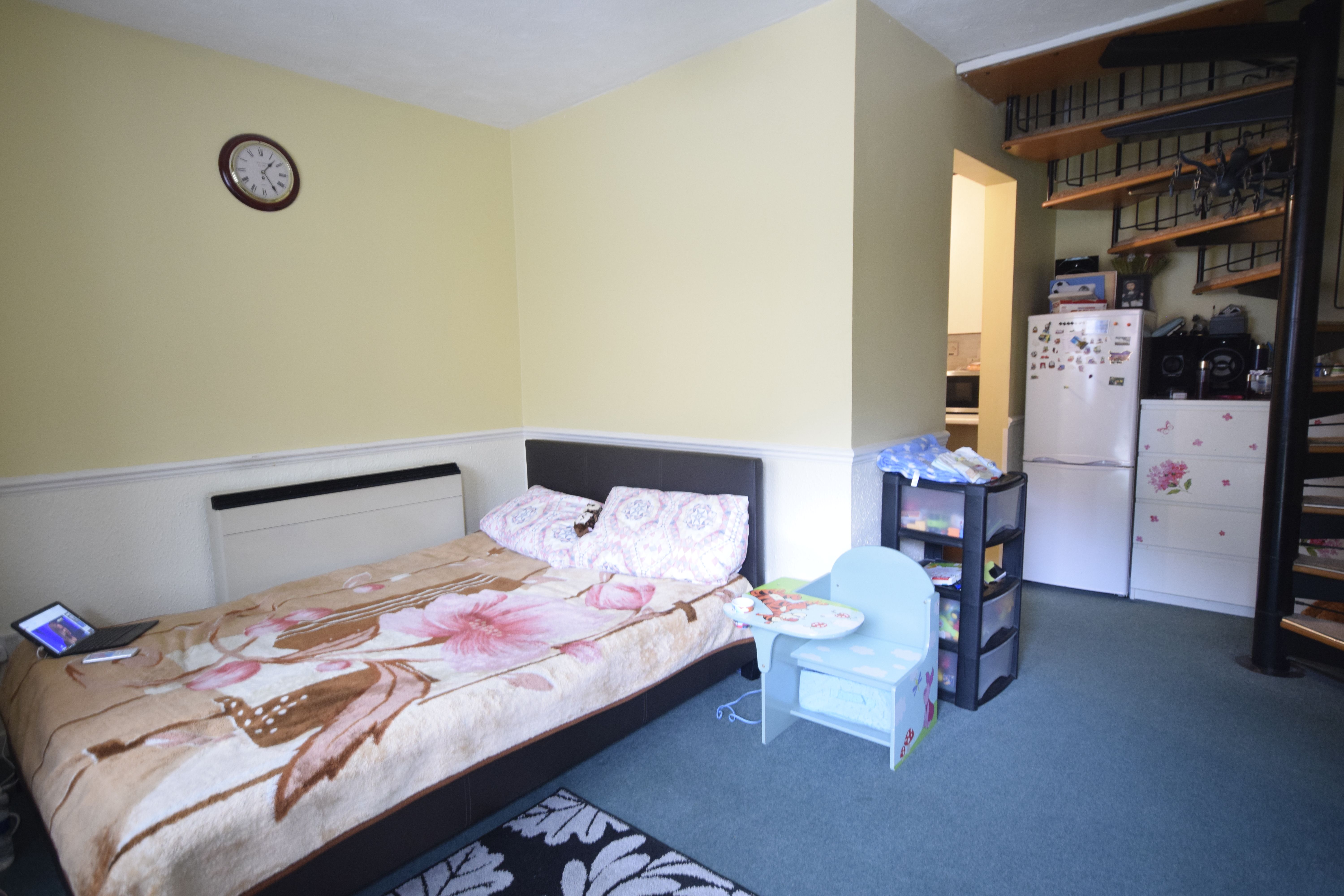 1 Bedroom Flat To Rent Copperfields Laindon Ss Basildon