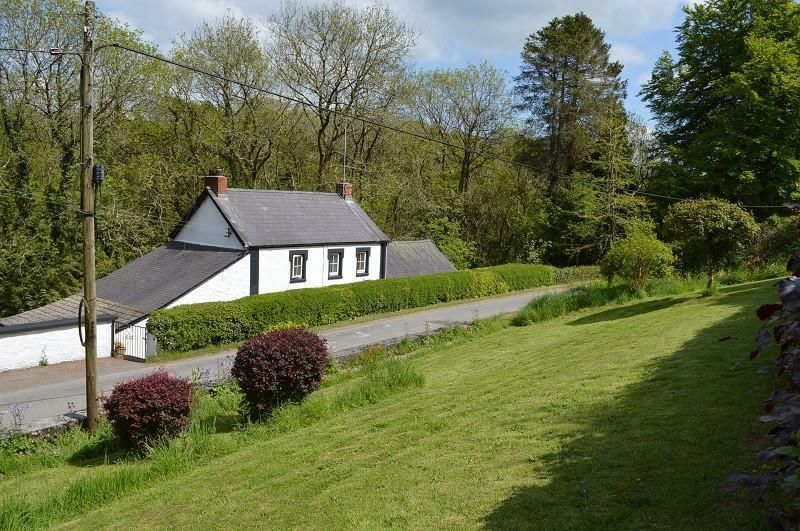 3 bedroom farm house for sale, Llanpumsaint, Carmarthen, SA33 6BP