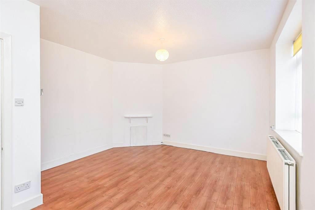 Studio flat for sale, White City Estate, London, W12 7QB