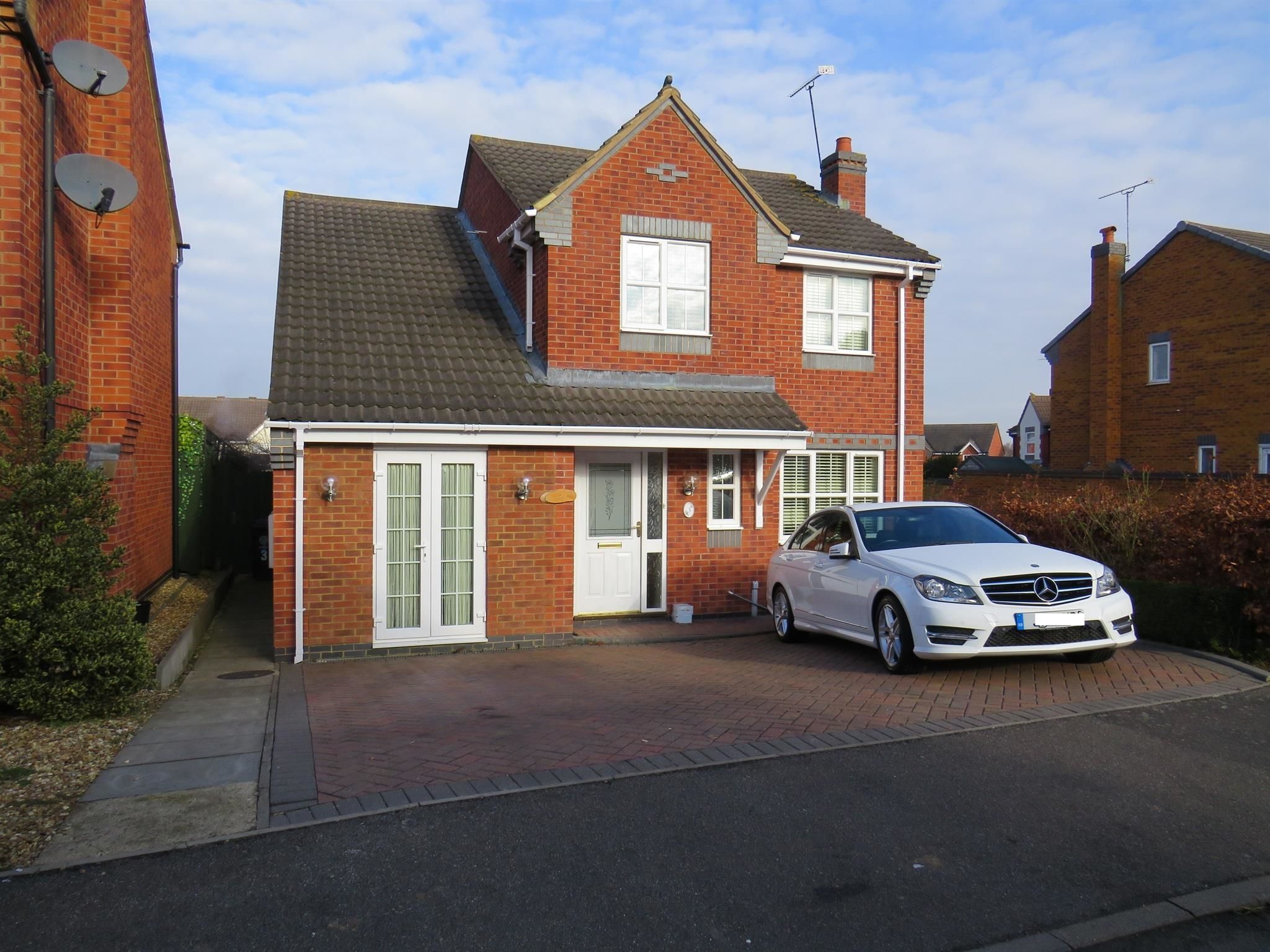 4 bedroom detached house for sale, Harvey Close, Wellingborough, NN9 6RE