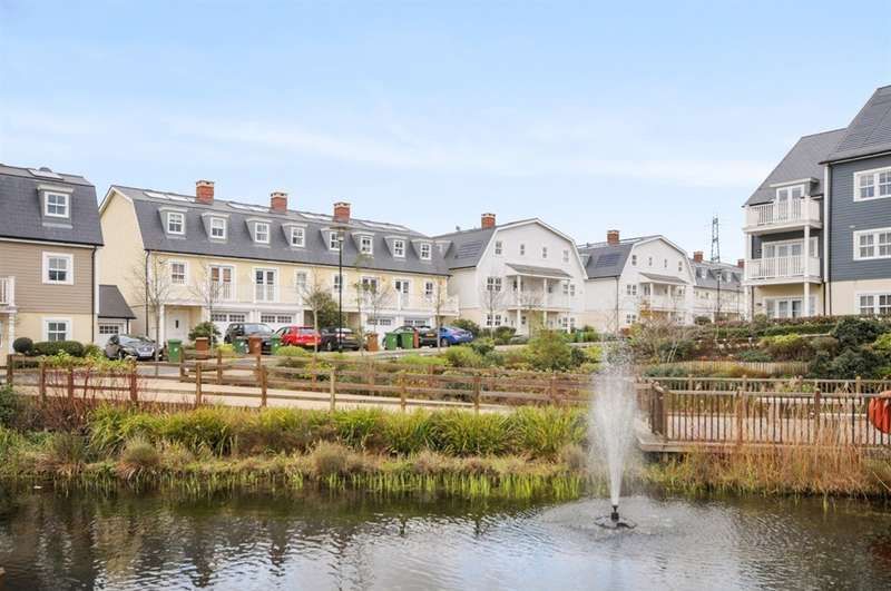 2 bedroom flat for sale, Westmount Close, The Hamptons, Worcester Park