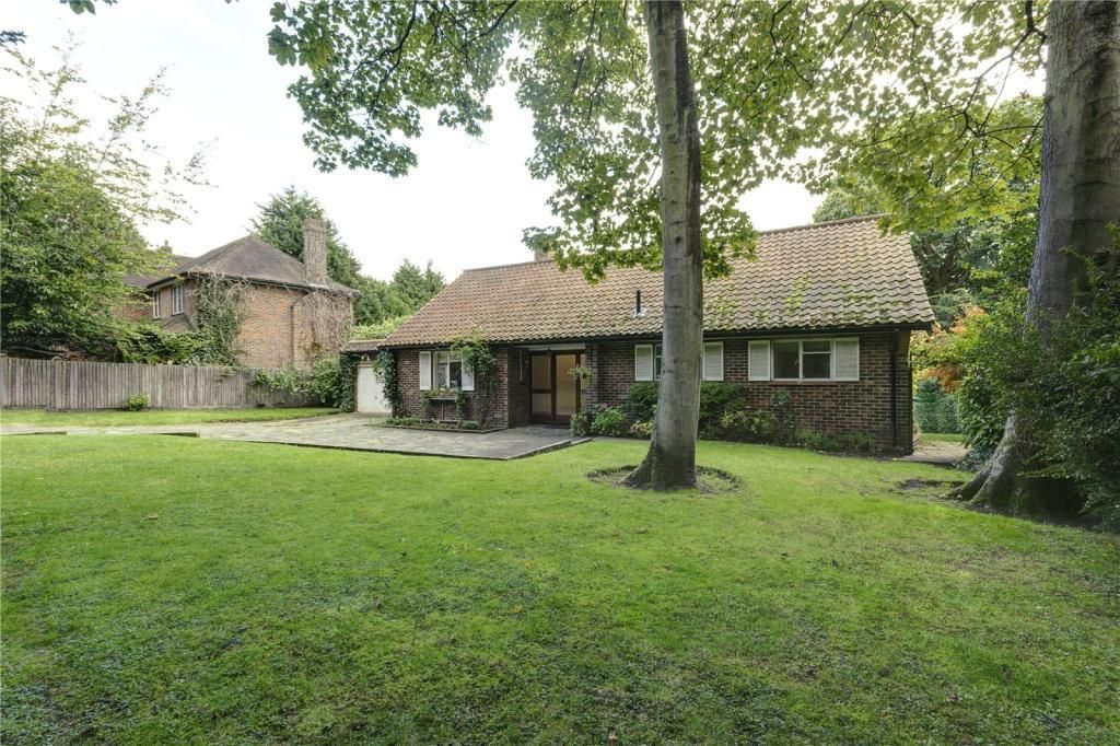 3 bedroom bungalow for sale, Coombe Lane West, Kingston Upon Thames