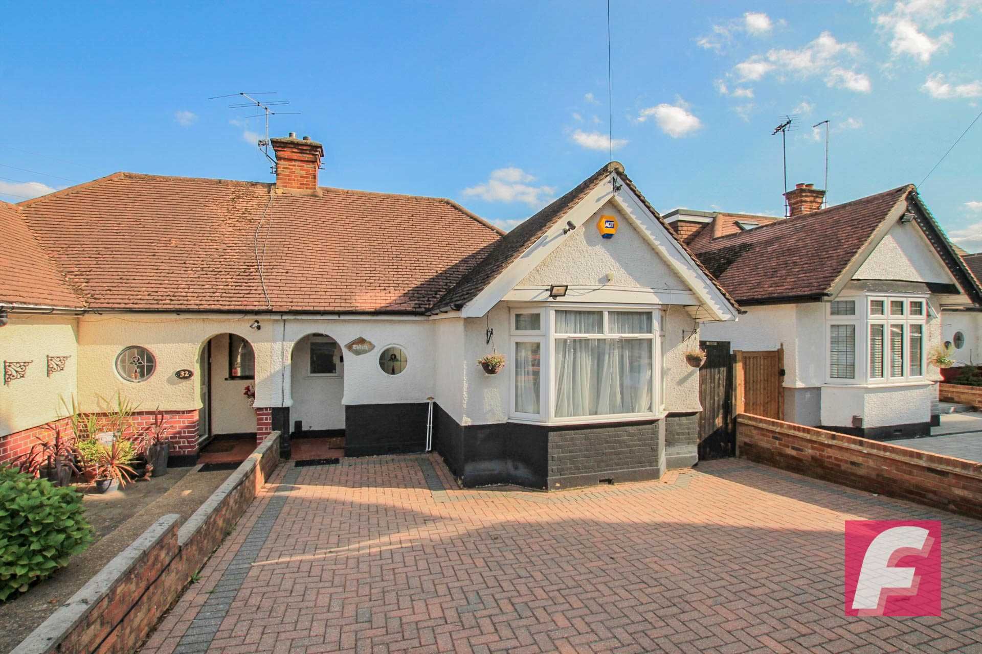 2 bedroom semidetached bungalow for sale, Hillrise Avenue, Watford