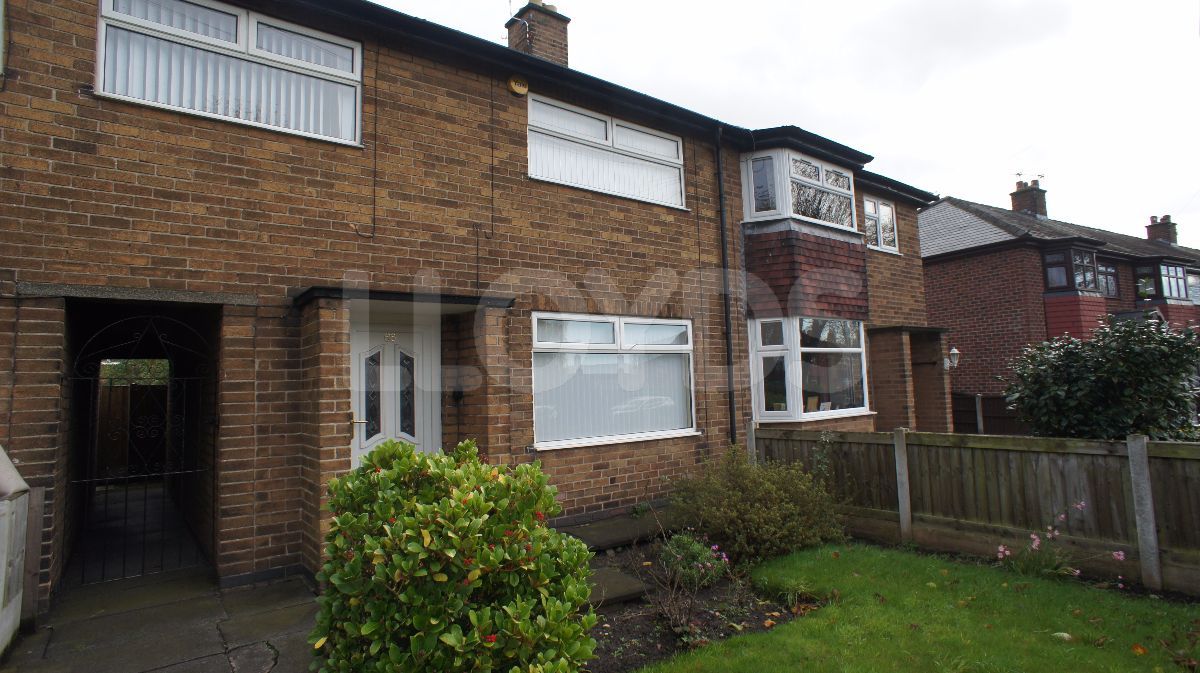3 bedroom terraced house to rent, Poplars Avenue, Orford, Warrington WA