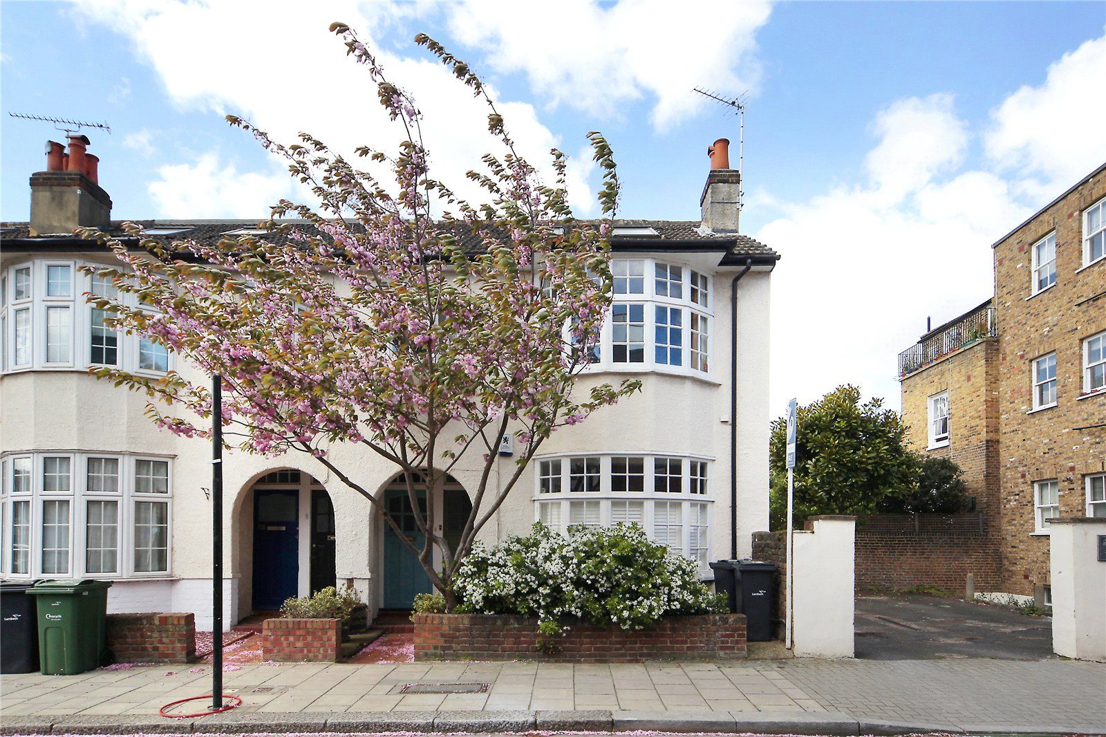 2 bedroom flat for sale, Edgeley Road, London, SW4 6HD