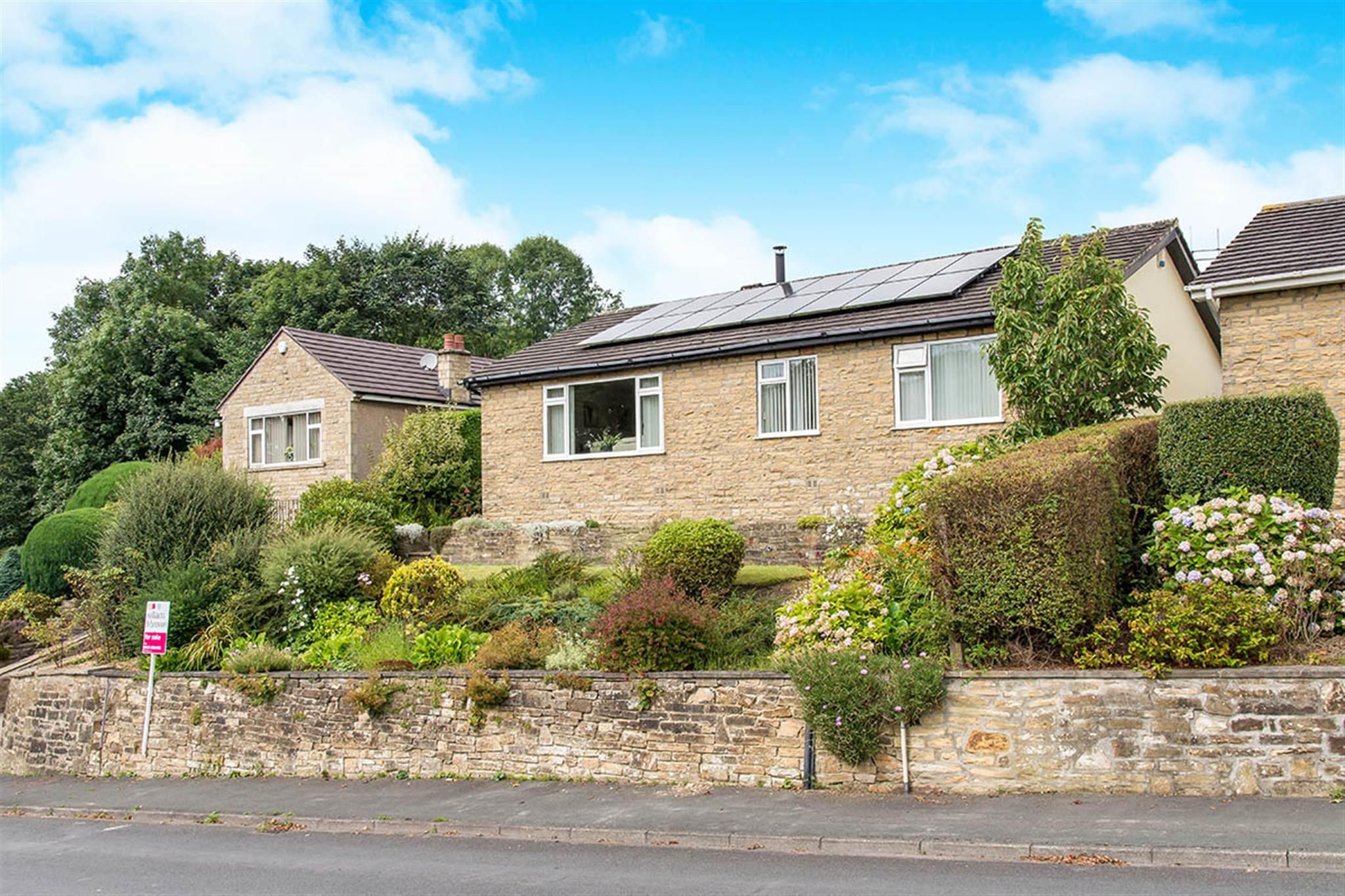 3 bedroom detached bungalow for sale, Bradley Avenue, Keighley, BD20 9LT
