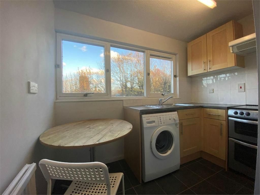 Apartment to rent, Colley House, Whitehall Road, UXBRIDGE, UB8 2NZ