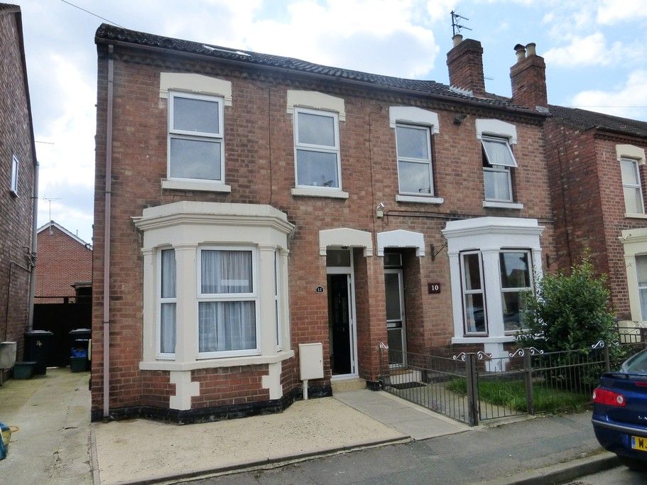 4 bedroom semidetached house for sale, Armscroft Road, Barnwood