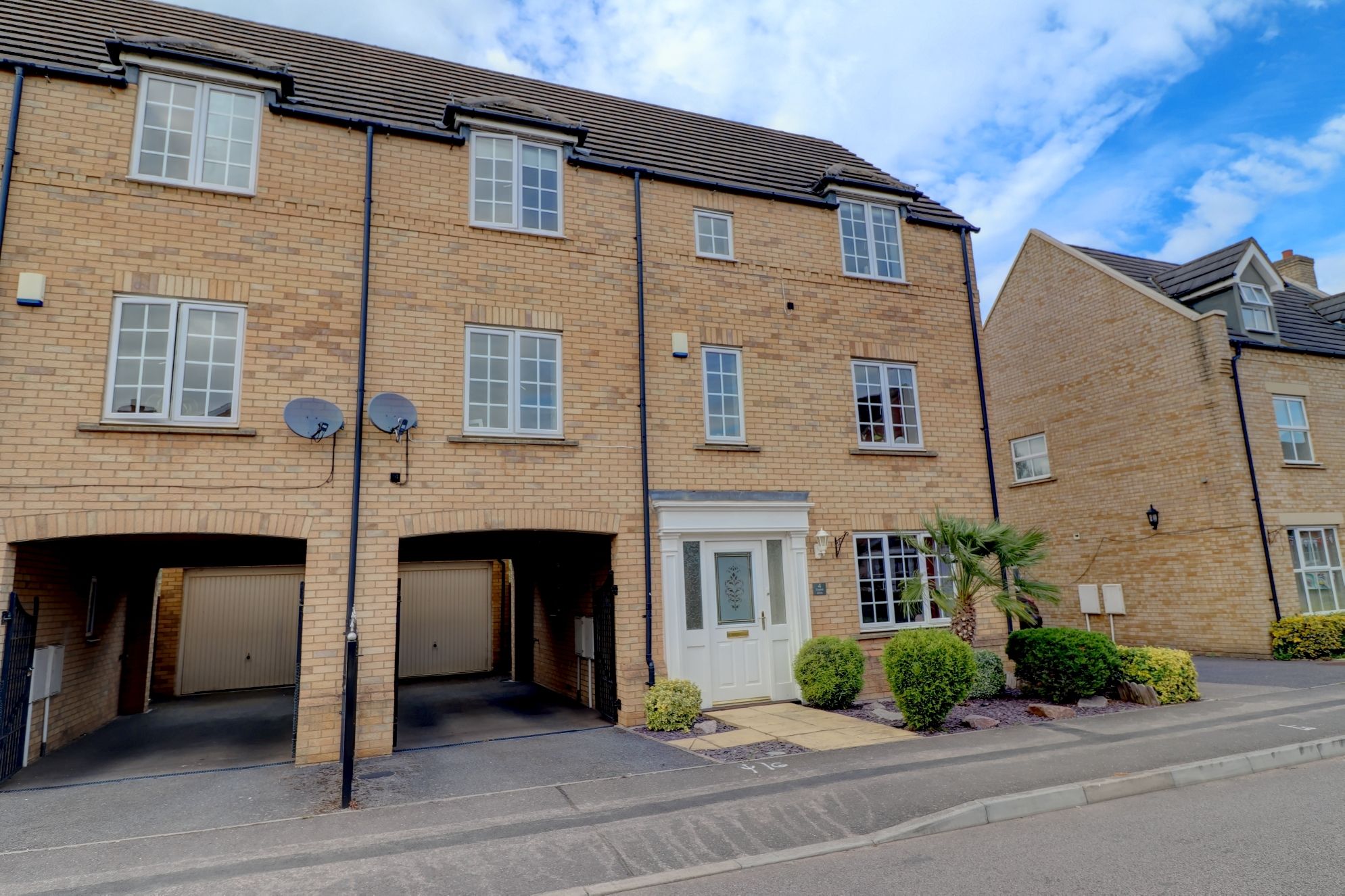 5 bedroom semidetached house for sale, Crystal Drive, Peterborough PE