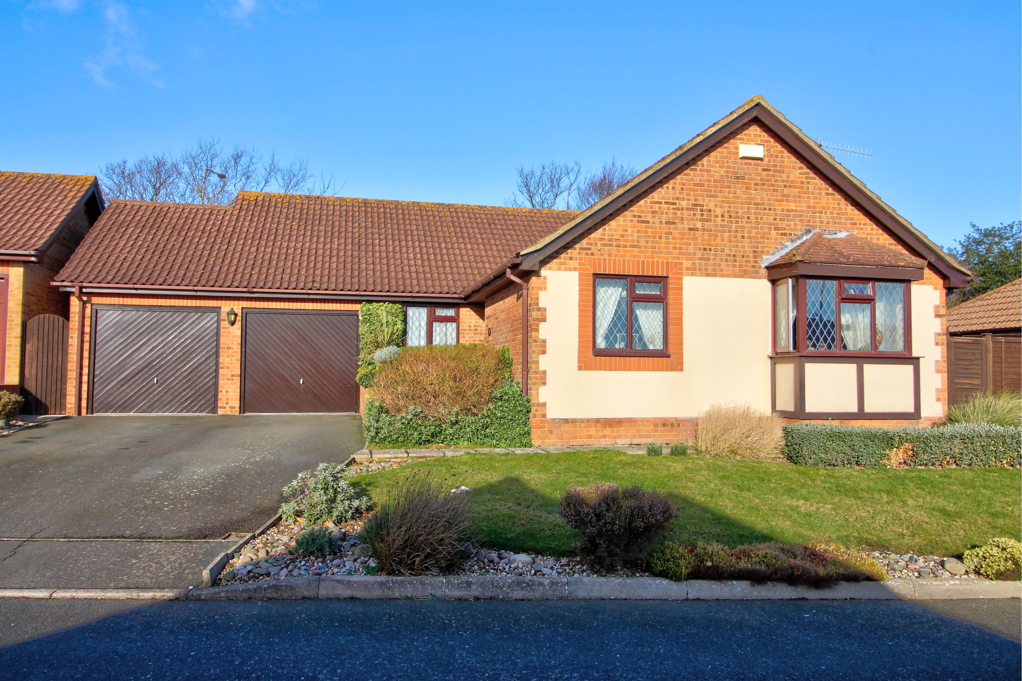 3 bedroom bungalow for sale, Fairfield Chase, BexhillOnSea TN