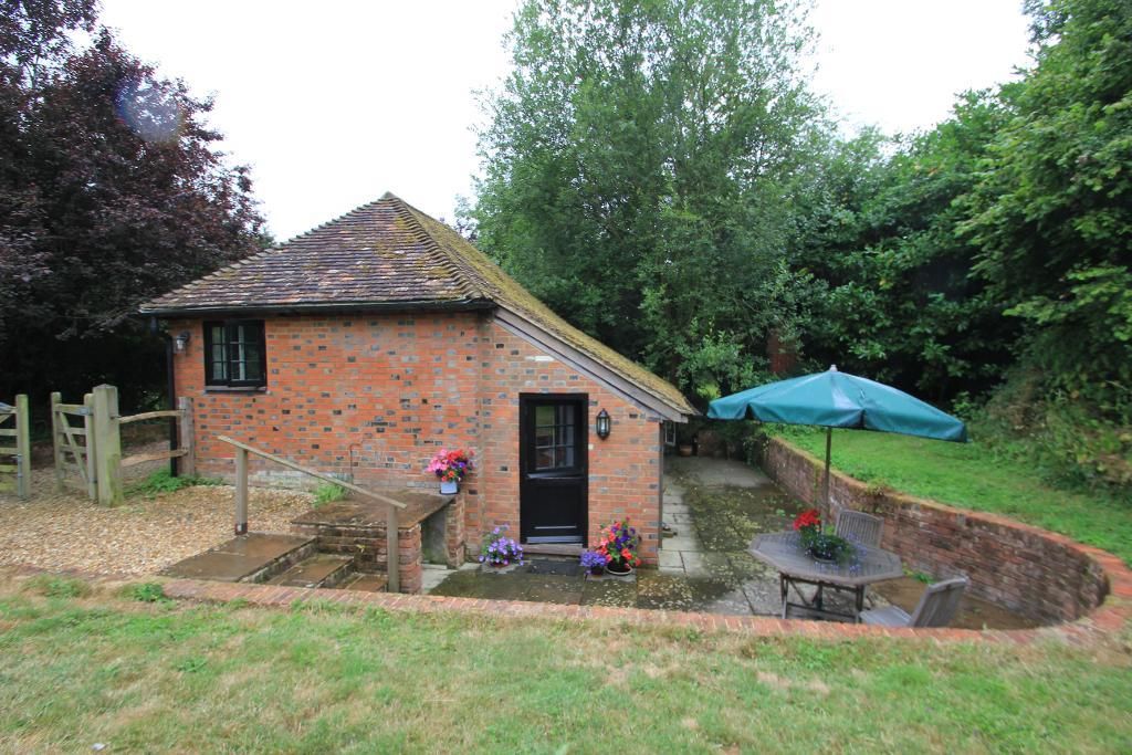 1 bedroom detached house to rent, Mays Cottage Old Lashenden, Frittenden Road, Biddenden, TN27 8LF