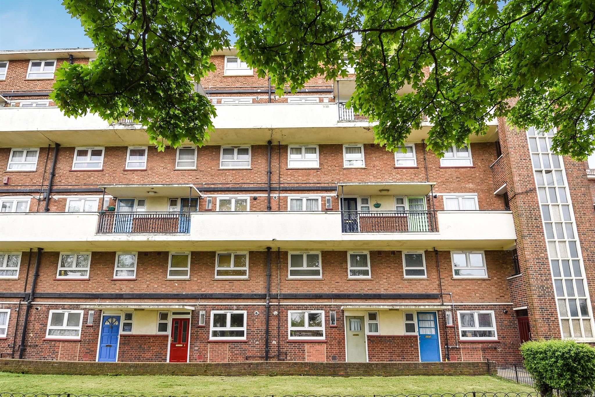 2 bedroom flat for sale, Laburnum Road, Mitcham, CR4 2ND