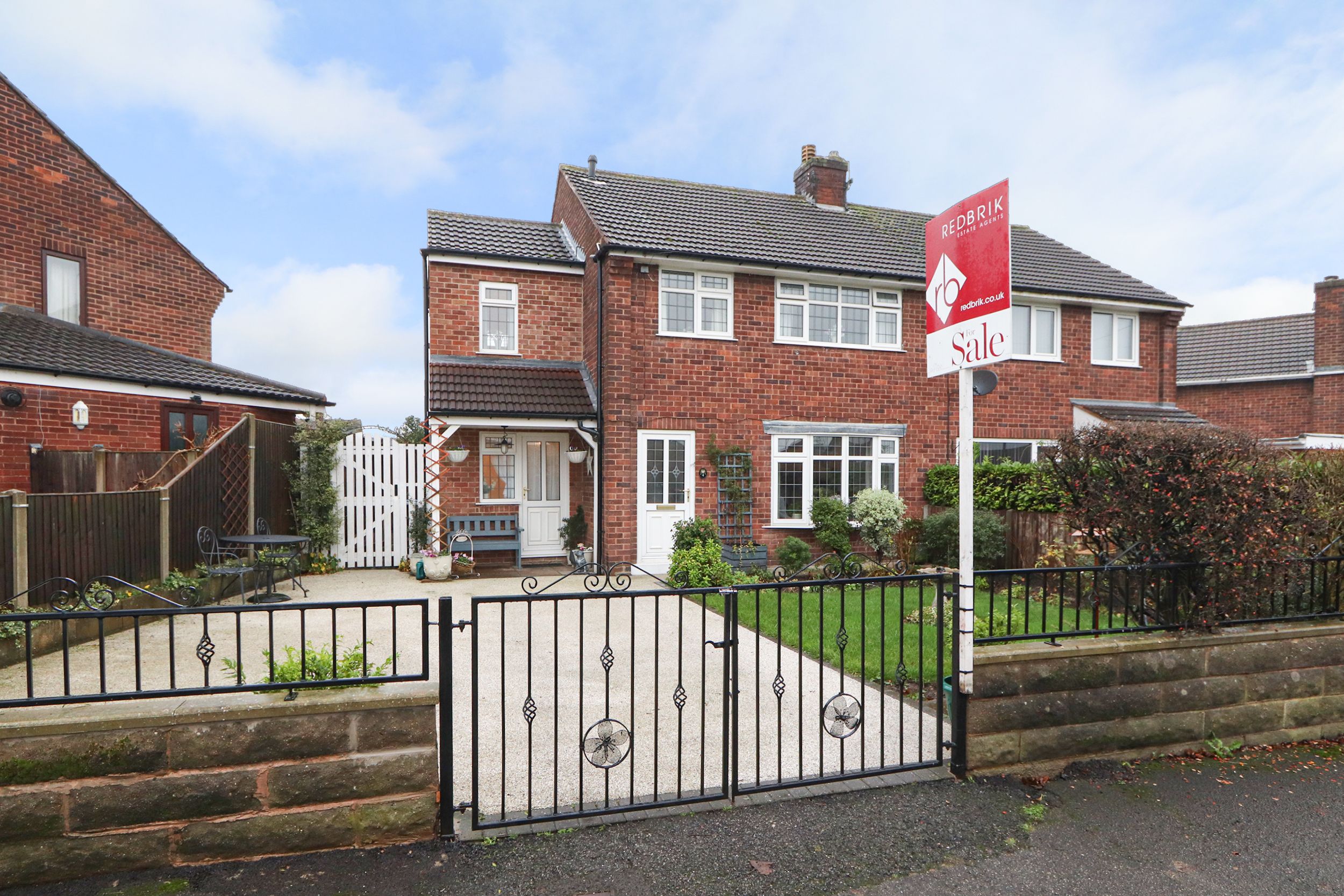 4 bedroom semidetached house for sale, Bent Lane, Staveley