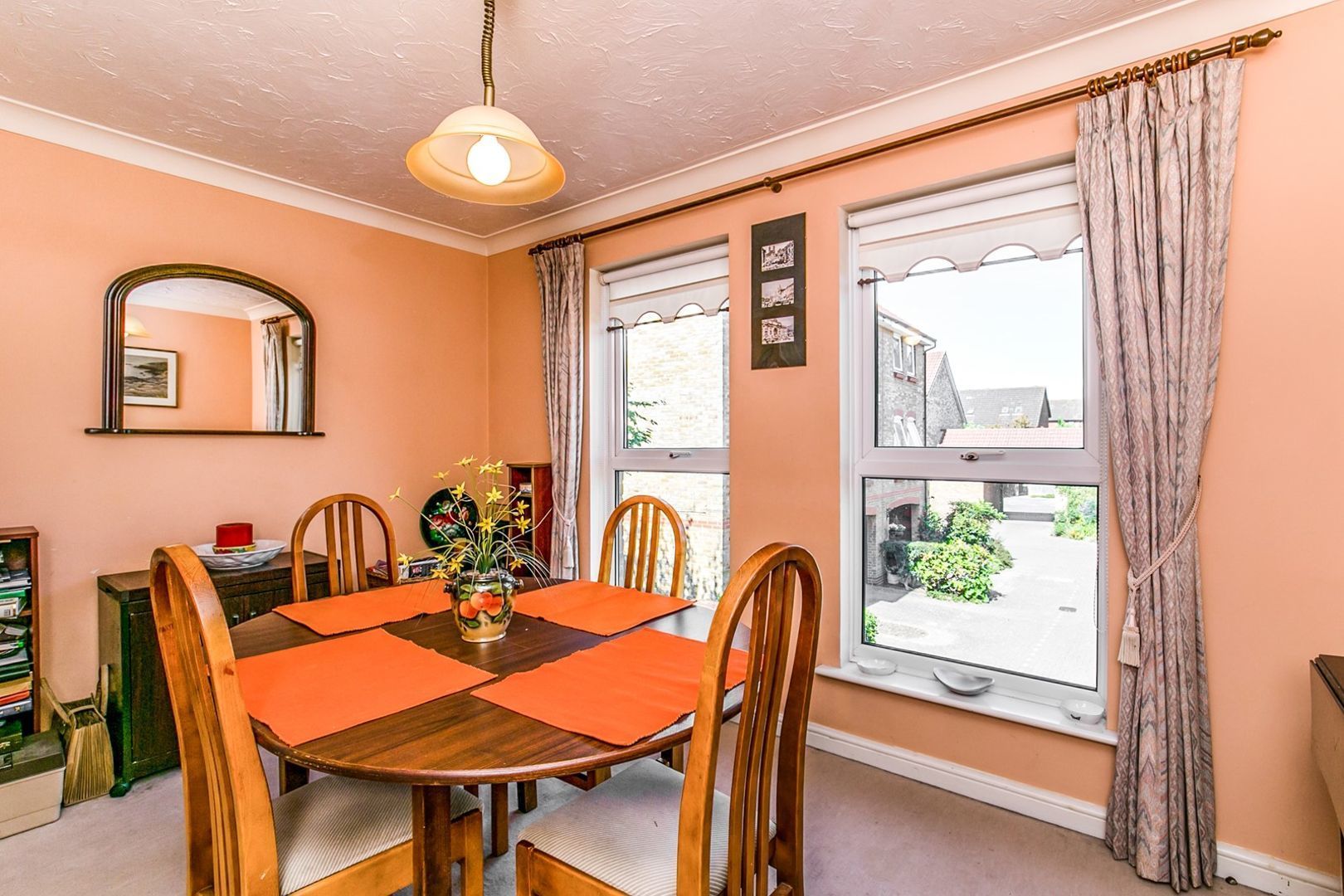 3 bedroom end of terrace house for sale, Farriers Road, Epsom KT, KT17 1LP