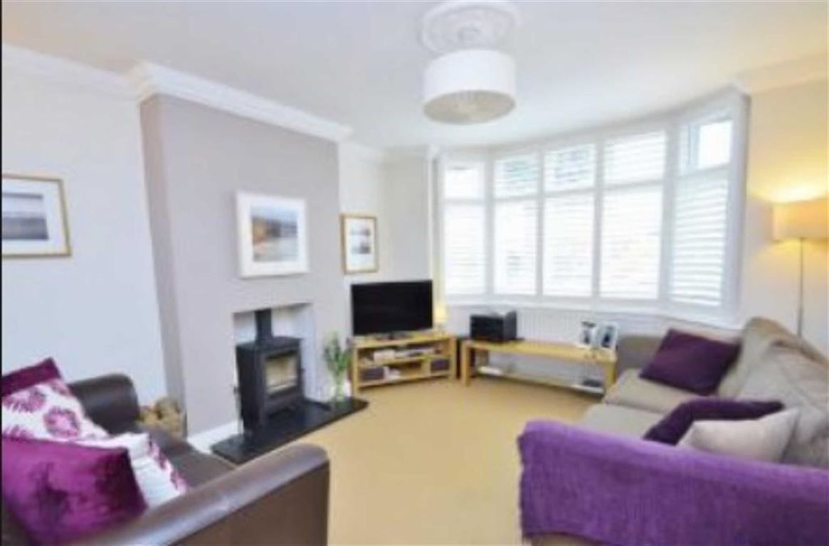 3 bedroom semidetached house for sale, Hurstfield Crescent, Hayes UB