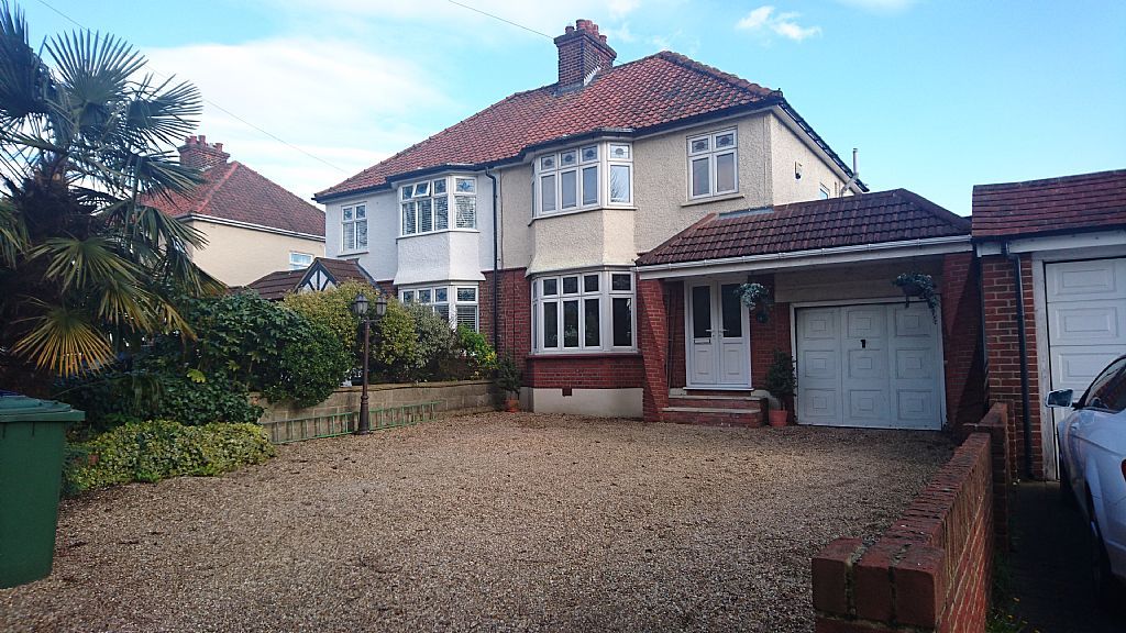 3 bedroom semidetached house for sale, Purfleet Road, Aveley, Essex RM