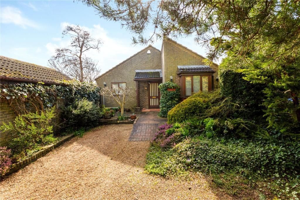 2 bedroom bungalow for sale, Waddington Avenue, Coulsdon, CR, CR5 1QF