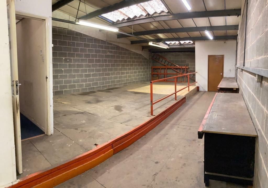 Commercial unit to rent, Trent South Industrial Park Little Tennis