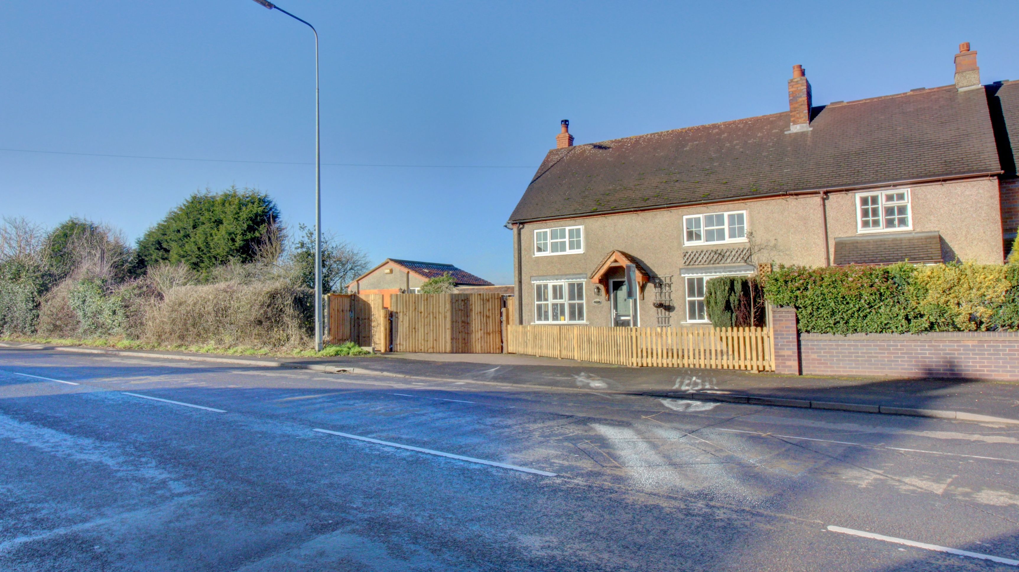 3 Bedroom Semi-detached House For Sale, Sutton Road, Mile Oak, Tamworth ...