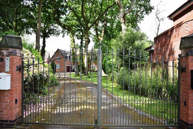 6 bedroom detached house for sale, Grove, Solihull, B91 1PD