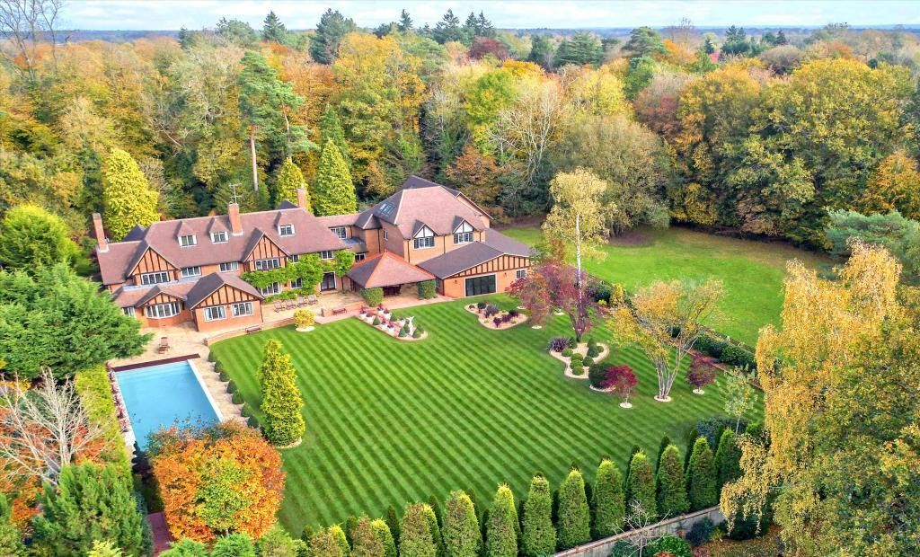 12 bedroom detached house for sale, Nightingales Lane