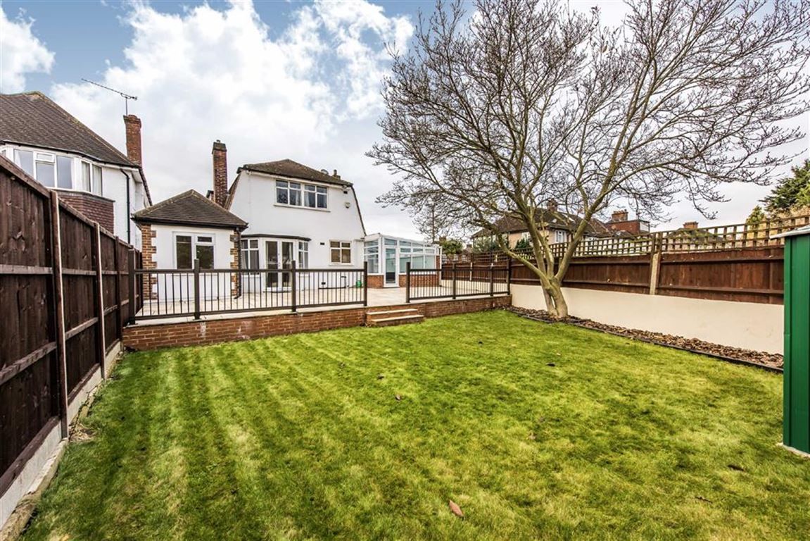 4 bedroom detached house for sale, Redway Drive, Whitton, Twickenham TW